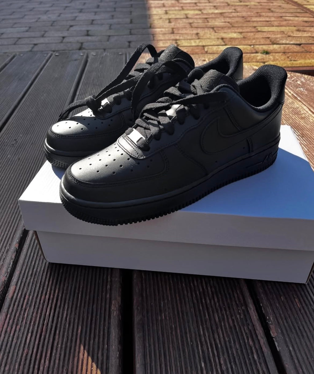 Nike Triple Black Air Force 1 Low