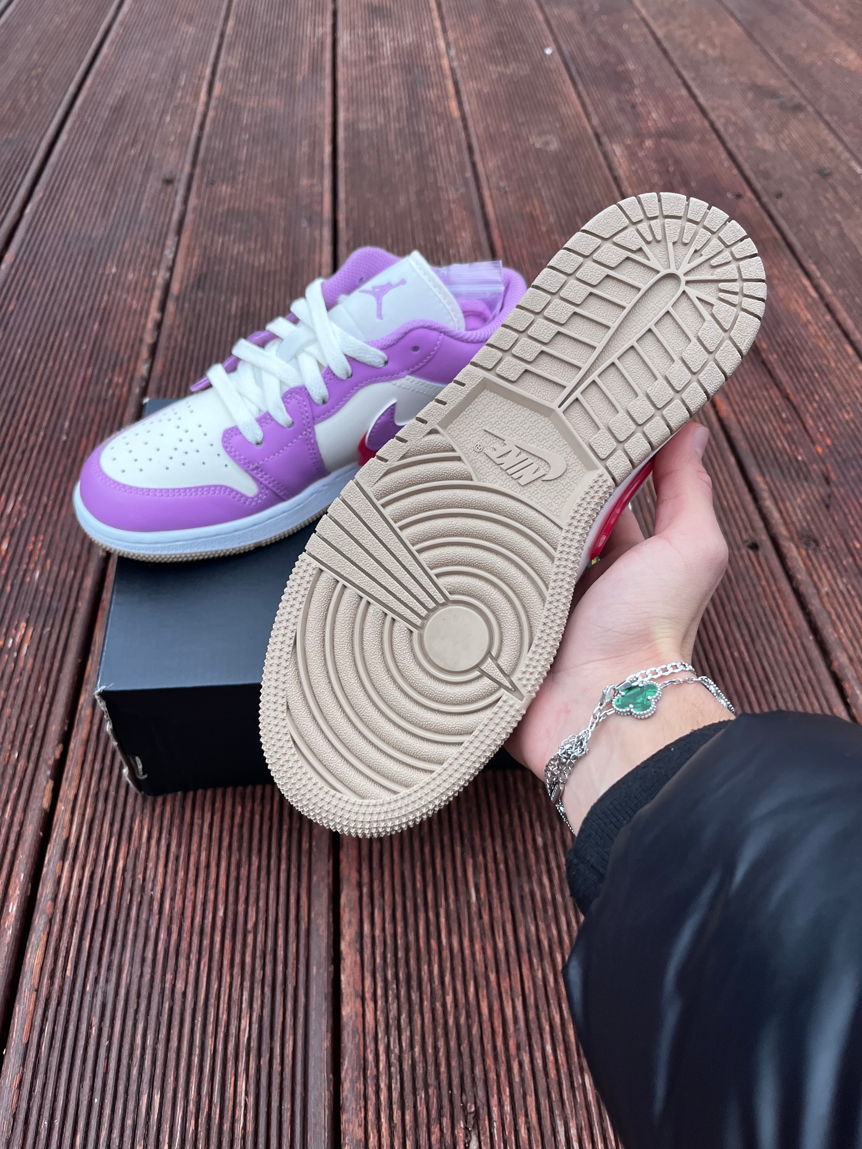 Jordan 1 Low Jam