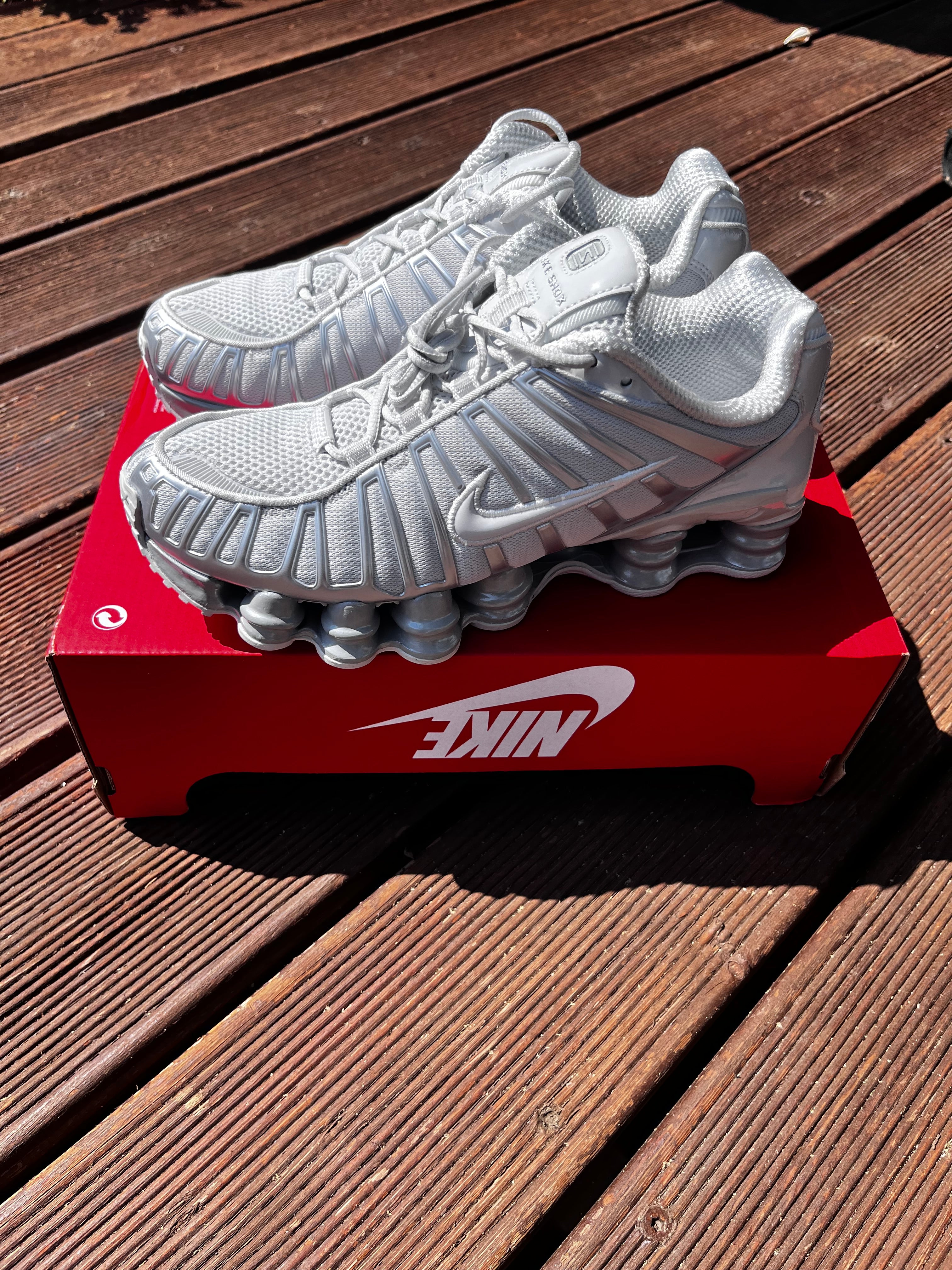 Nike Shox Grey
