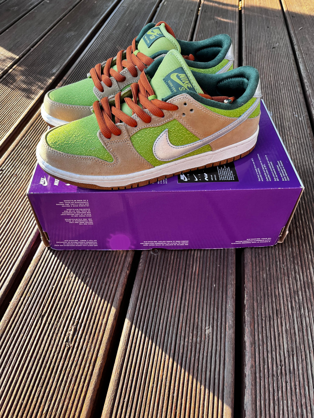 Nike Dunk Low SB Eat