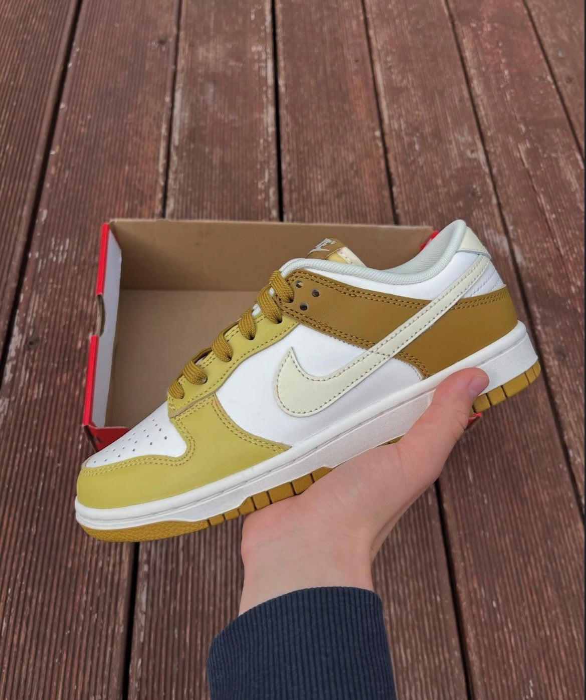 Nike dunk low mustar