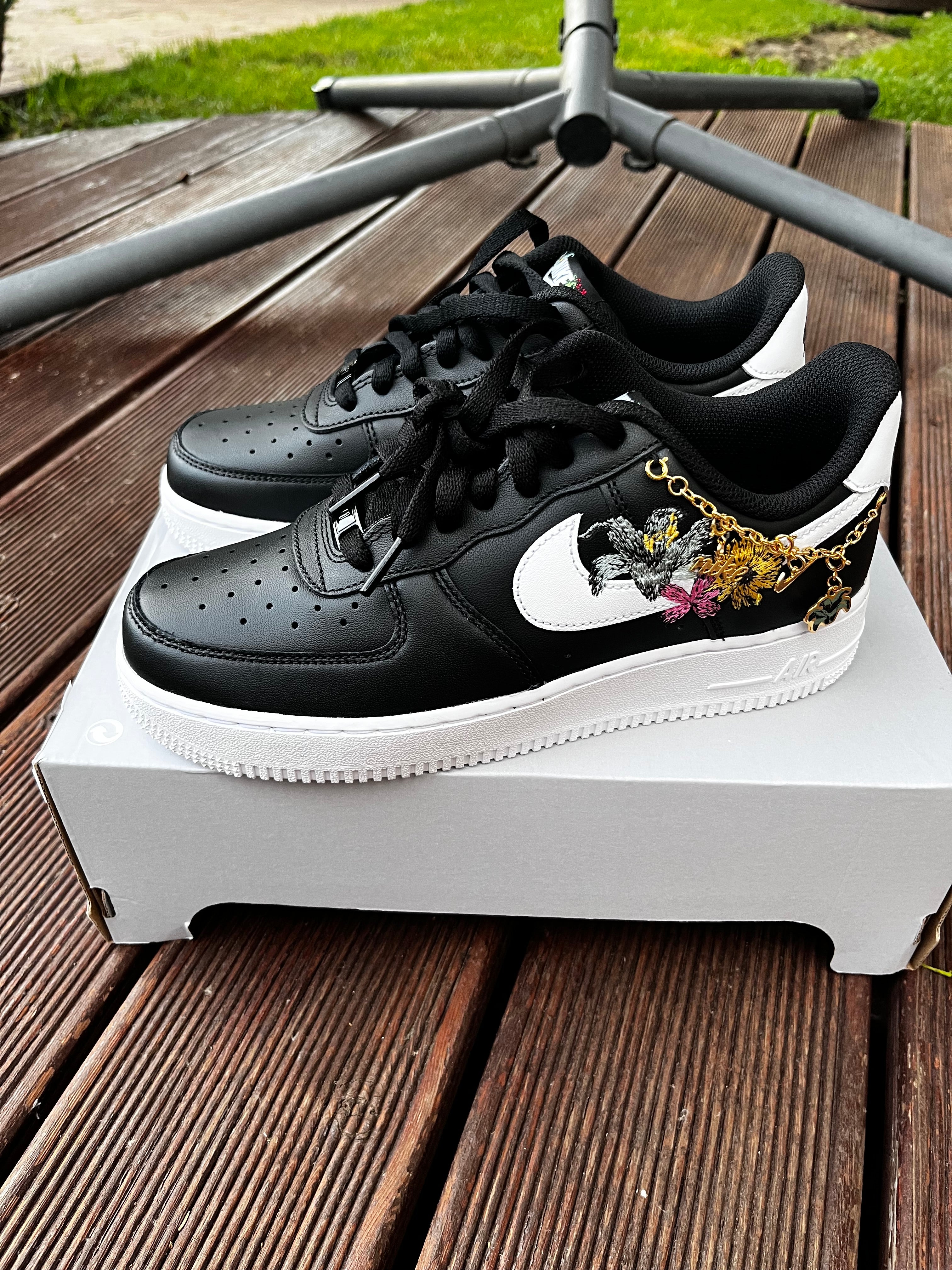 Nike Air Force 1 Low Flowers
