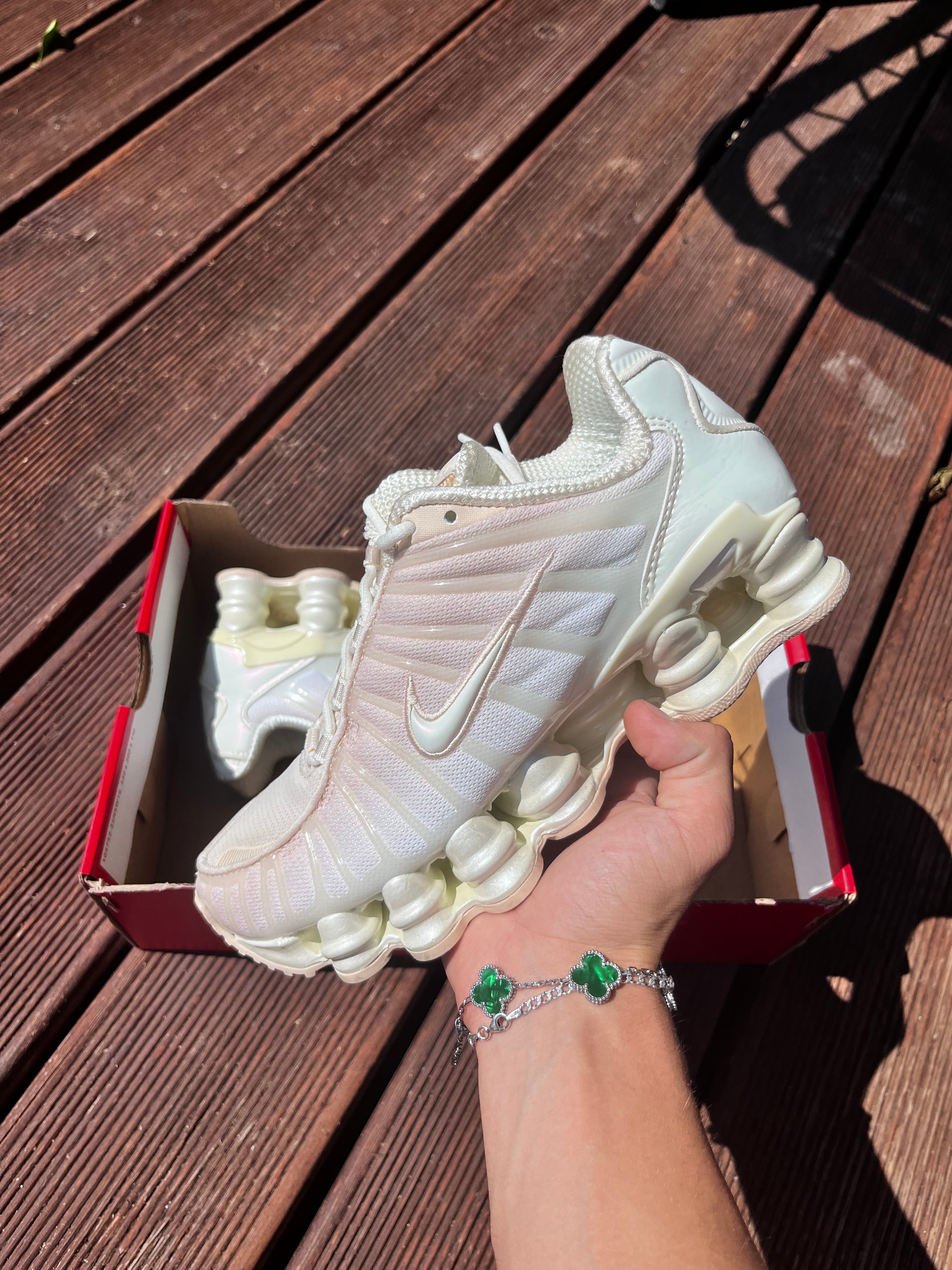 Nike Shox Cream