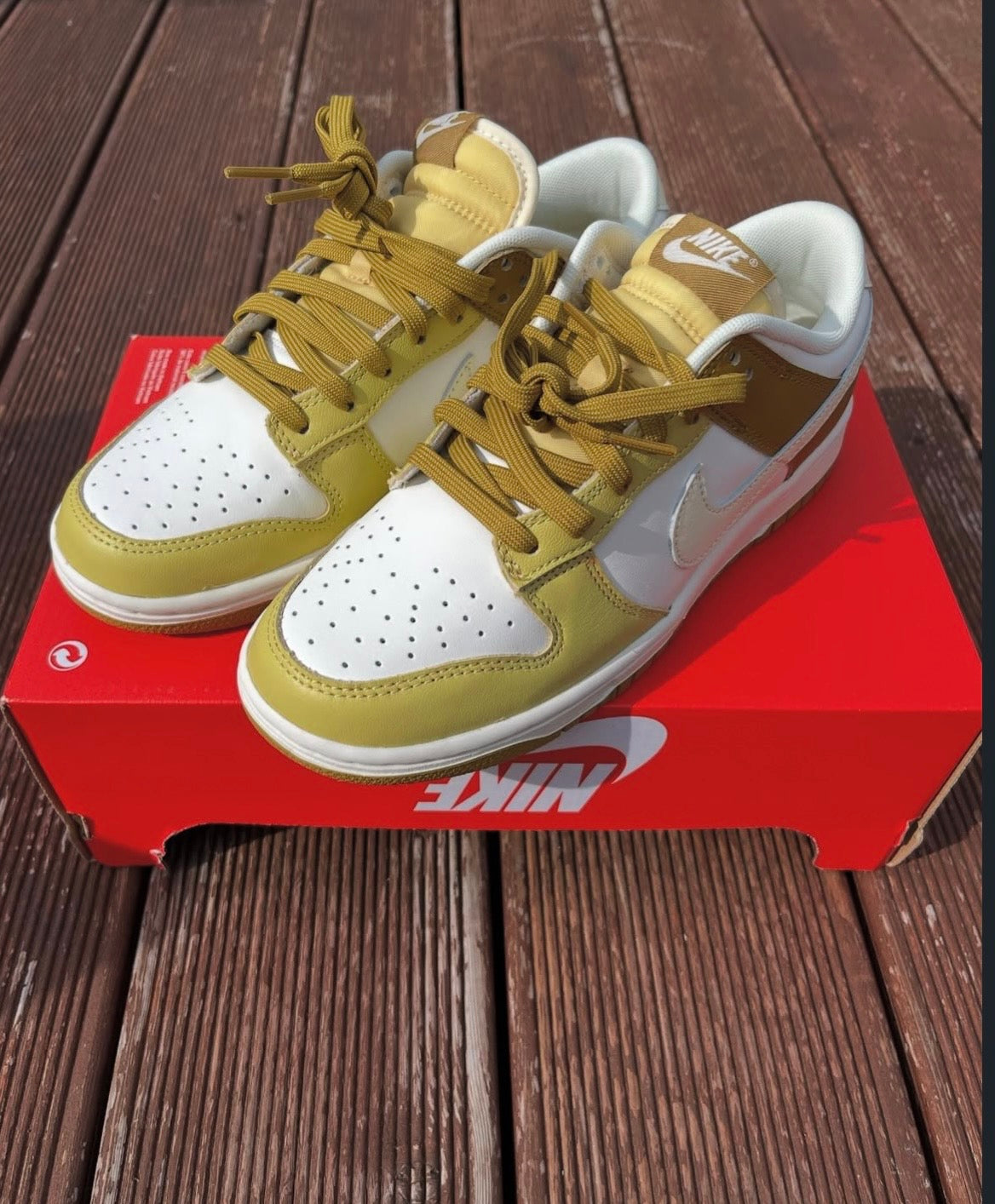 Nike dunk low mustar