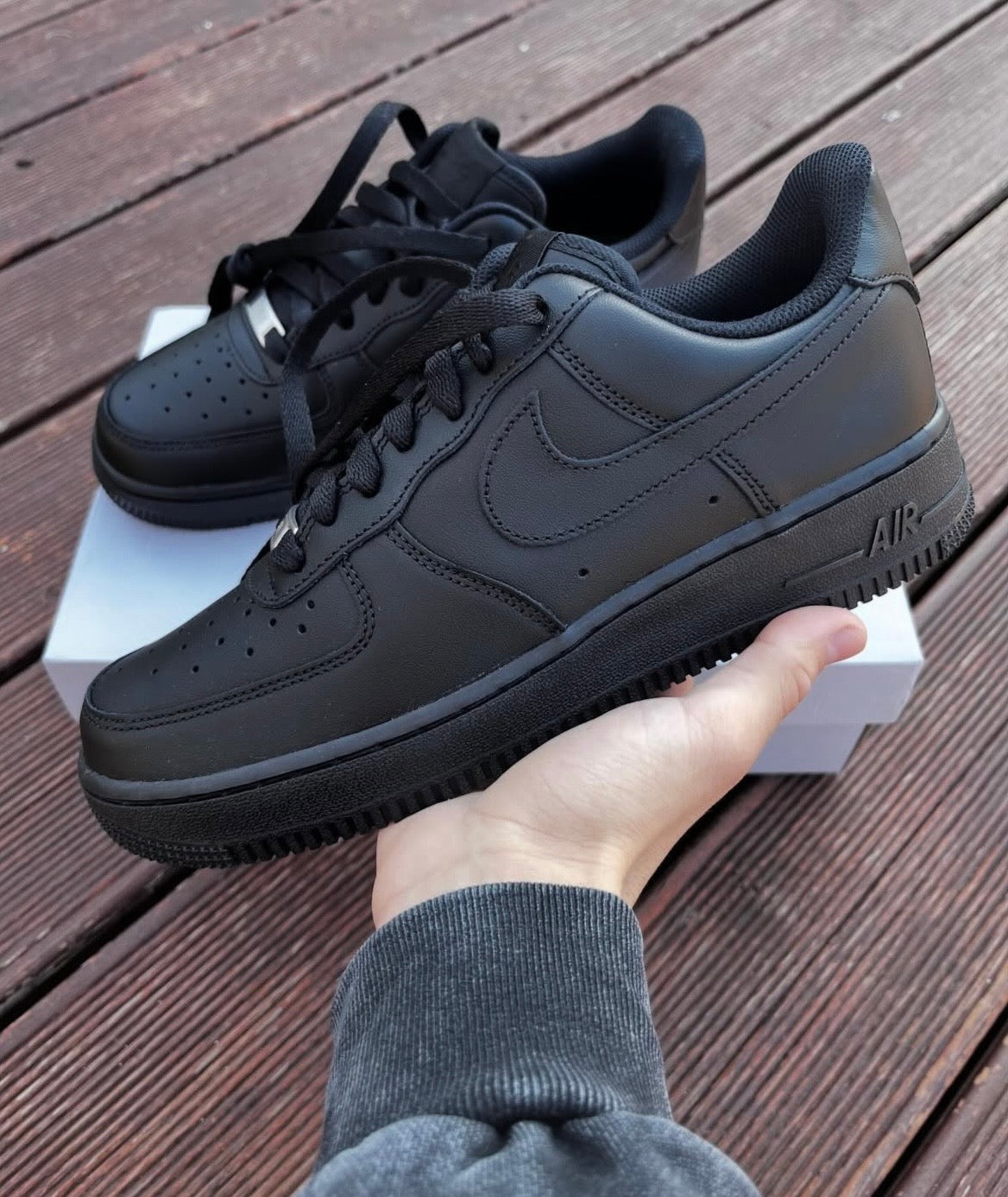 Nike Triple Black Air Force 1 Low